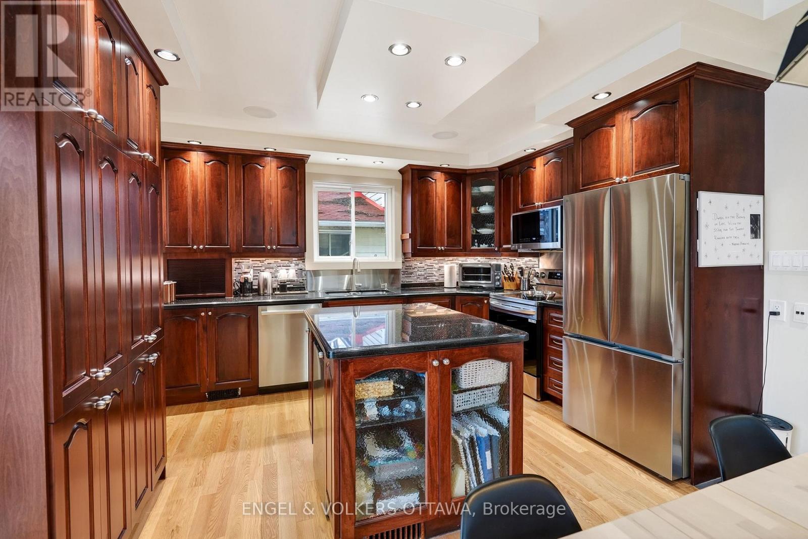 381 Montfort Street, Ottawa, Ontario  K1L 5M9 - Photo 9 - X12948338