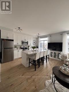 959 Eileen Vollick Crescent, Ottawa, Ontario  K2W 0M2 - Photo 4 - X12948362