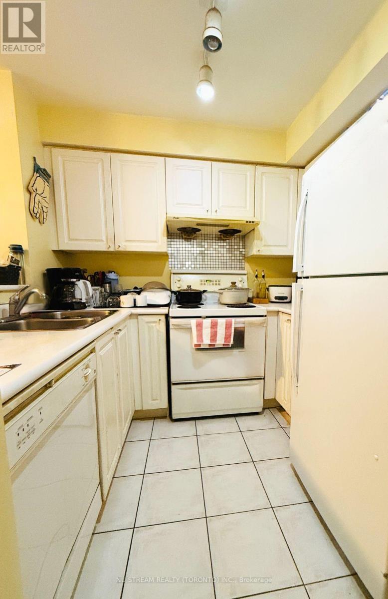 2306 - 11 Lee Centre Drive, Toronto, Ontario  M1H 3J5 - Photo 5 - E12948306