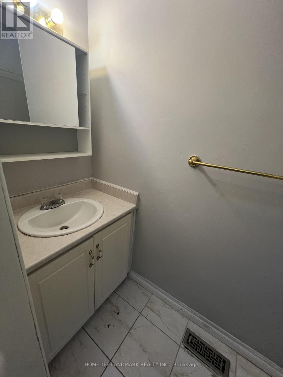 30 Bobmar Road, Toronto, Ontario  M1C 1C9 - Photo 6 - E12948326