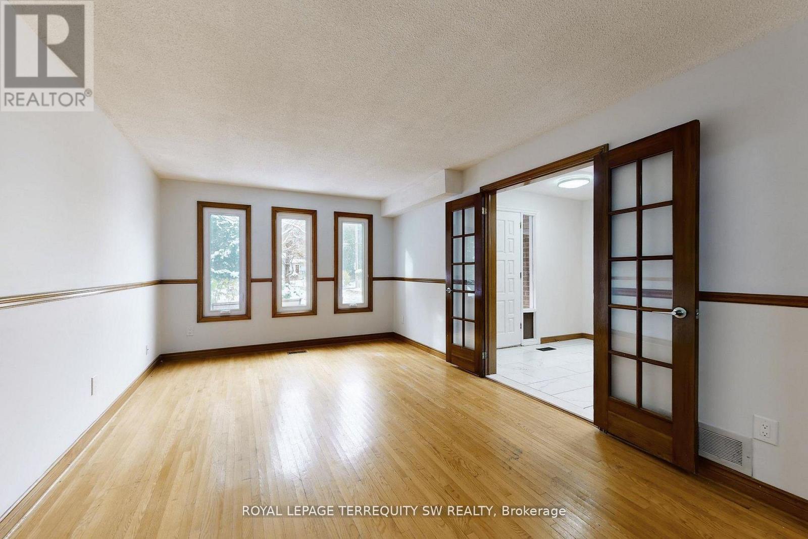 327a Beechgrove Drive, Toronto, Ontario  M1E 4A2 - Photo 3 - E12948332