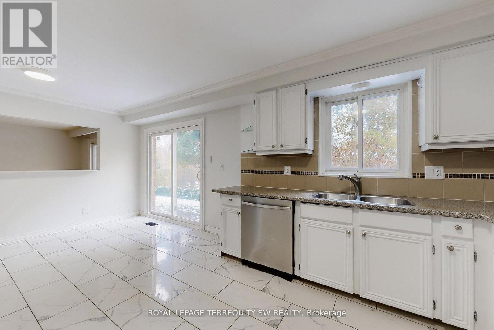 327a Beechgrove Drive, Toronto, Ontario  M1E 4A2 - Photo 9 - E12948332