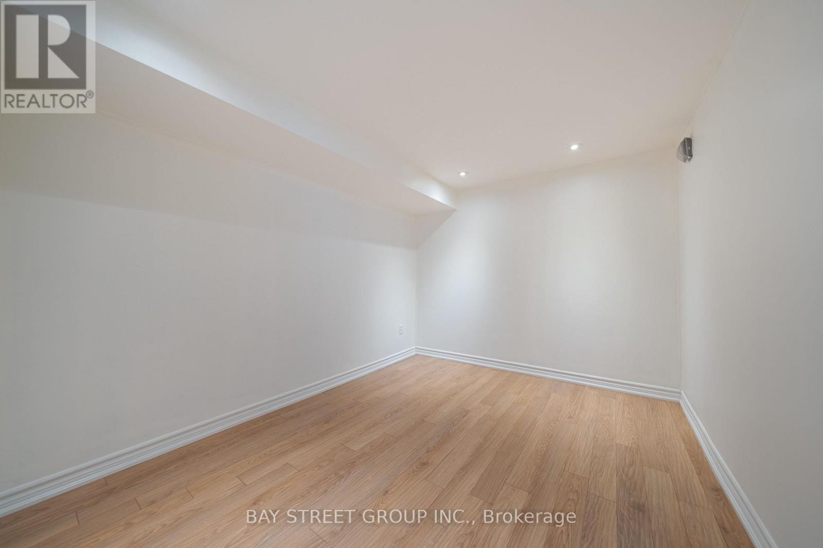 995 Nellie Little Crescent, Newmarket, Ontario  L3X 3E6 - Photo 42 - N12948312