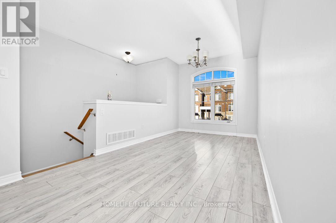 282 Delray Drive, Markham, Ontario  L3P 3J3 - Photo 5 - N12948348