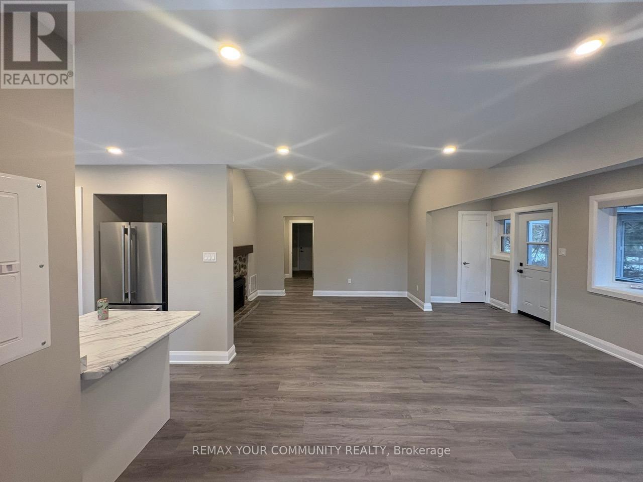 3958 Grove Place, Innisfil, Ontario  L9S 2S7 - Photo 2 - N12948350