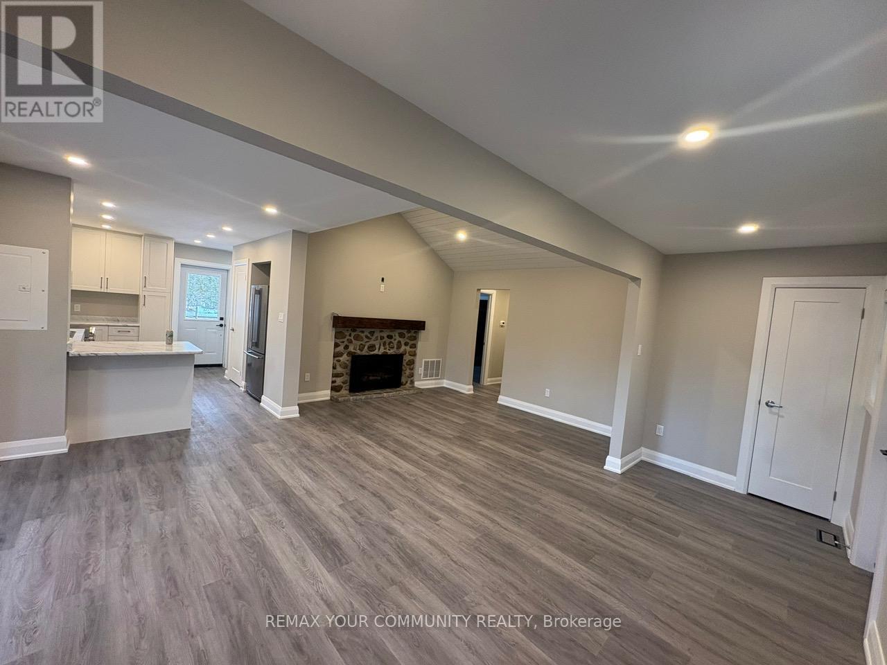 3958 Grove Place, Innisfil, Ontario  L9S 2S7 - Photo 6 - N12948350