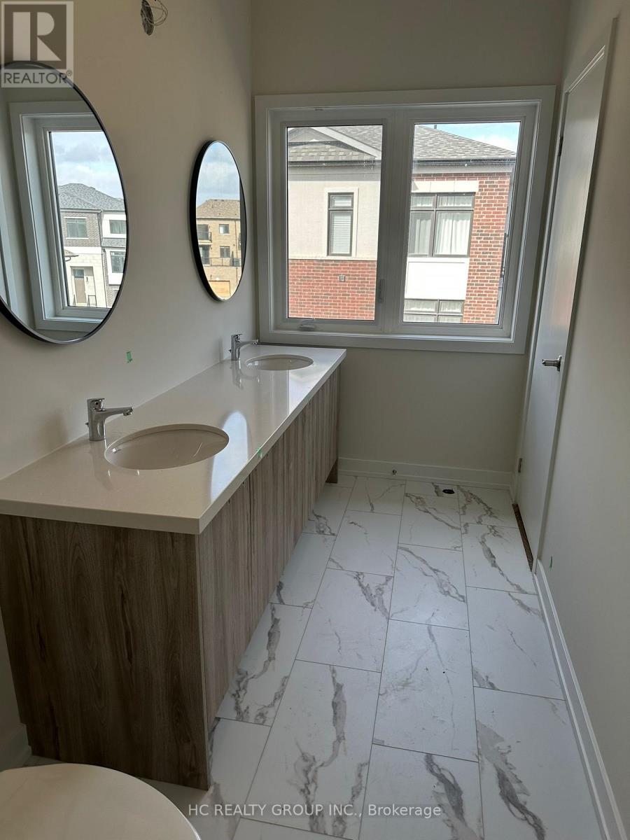 11 Bullata Lane, Richmond Hill, Ontario  L4B 0J6 - Photo 3 - N12948366