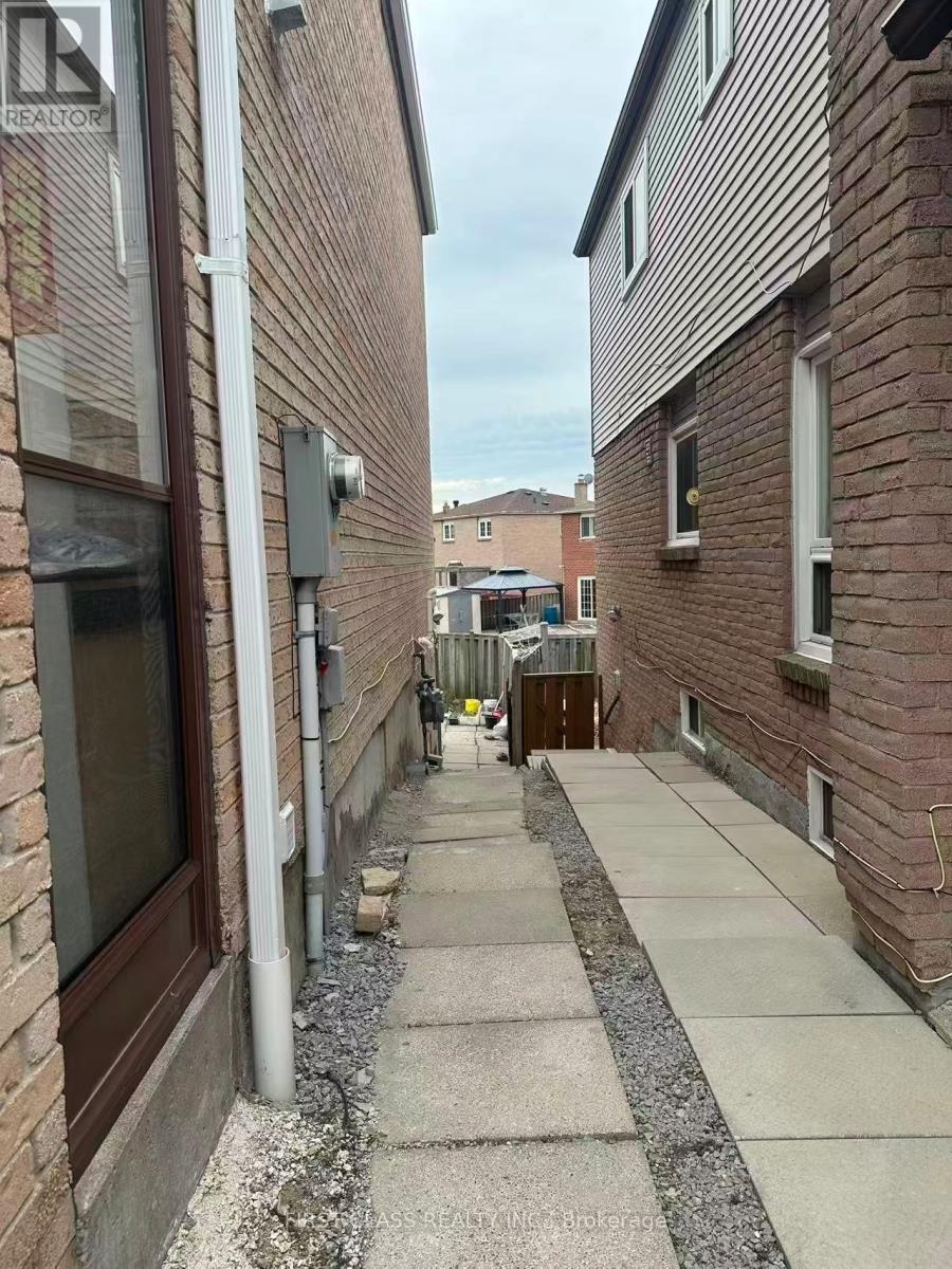 Bsmt - 96 Fieldwood Drive, Toronto, Ontario  M1V 3G4 - Photo 10 - E12905662