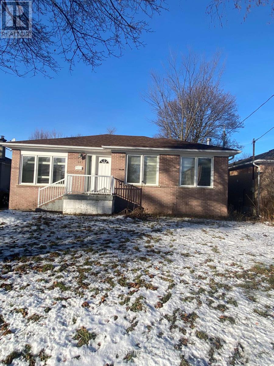 513 Lynett Crescent, Richmond Hill, Ontario  L4C 2V8 - Photo 2 - N12942892