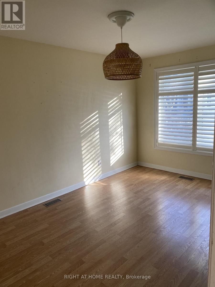 513 Lynett Crescent, Richmond Hill, Ontario  L4C 2V8 - Photo 7 - N12942892