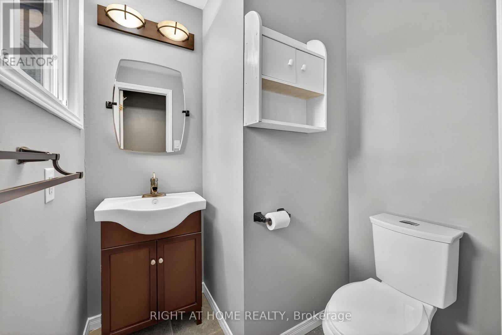 207 Scarlett Line, Oro-Medonte, Ontario  L0L 1V0 - Photo 15 - S12948330