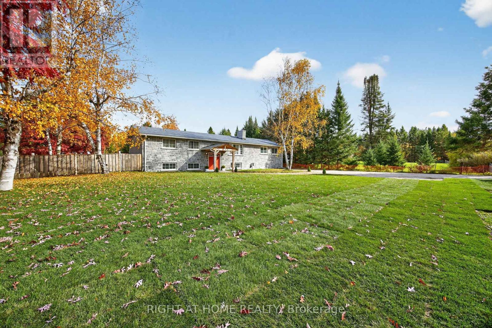 207 Scarlett Line, Oro-Medonte, Ontario  L0L 1V0 - Photo 3 - S12948330