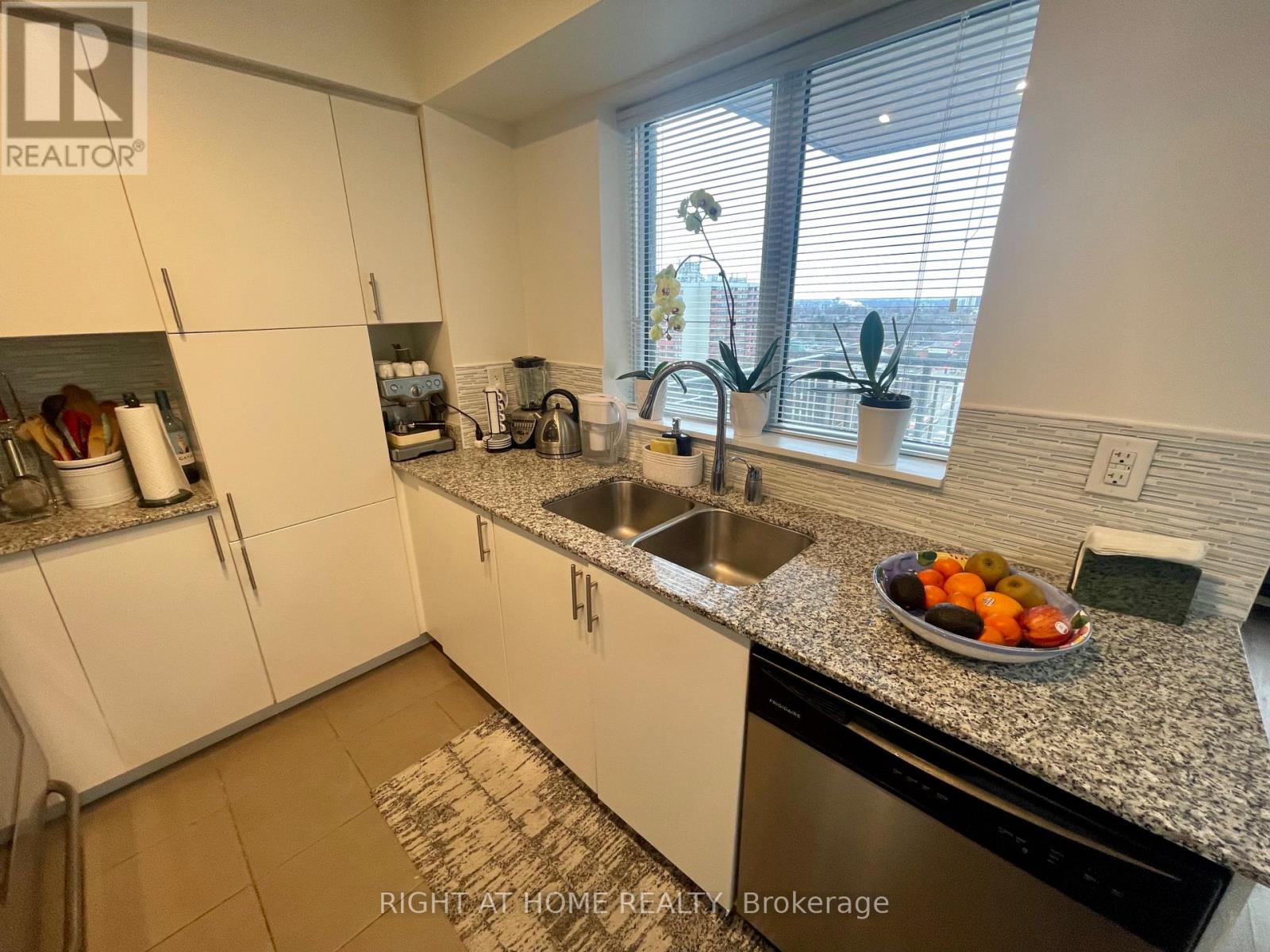 1117 - 800 Lawrence Avenue W, Toronto, Ontario  M6A 0B1 - Photo 10 - W12948264