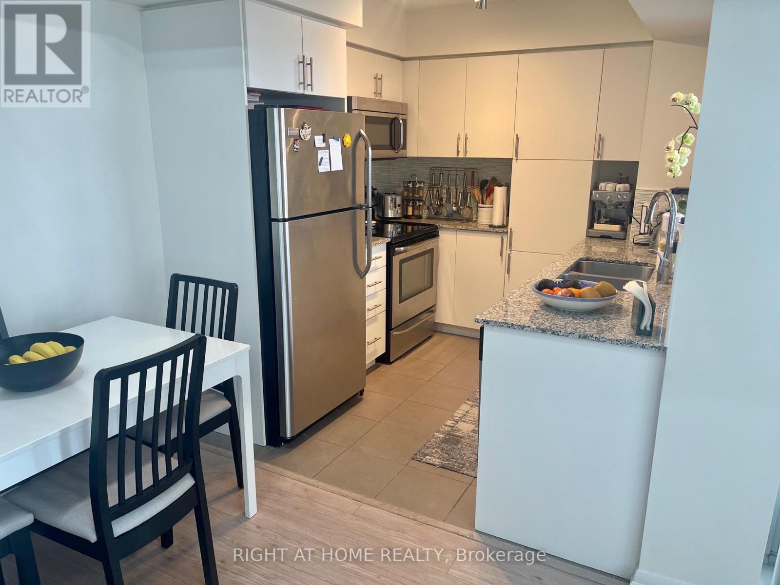 1117 - 800 Lawrence Avenue W, Toronto, Ontario  M6A 0B1 - Photo 9 - W12948264