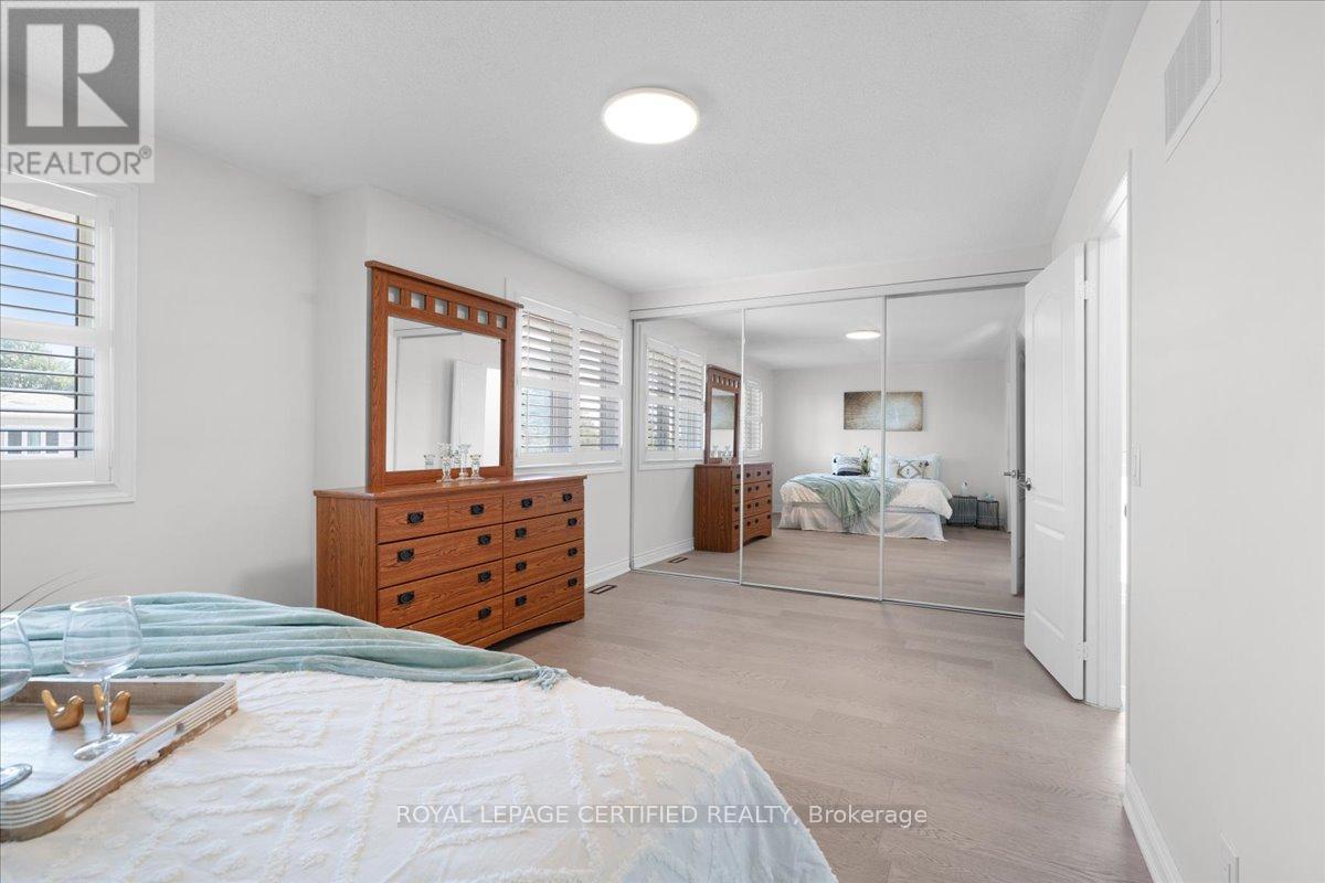 121 Genesee Drive, Oakville, Ontario  L6H 5Z3 - Photo 16 - W12948276