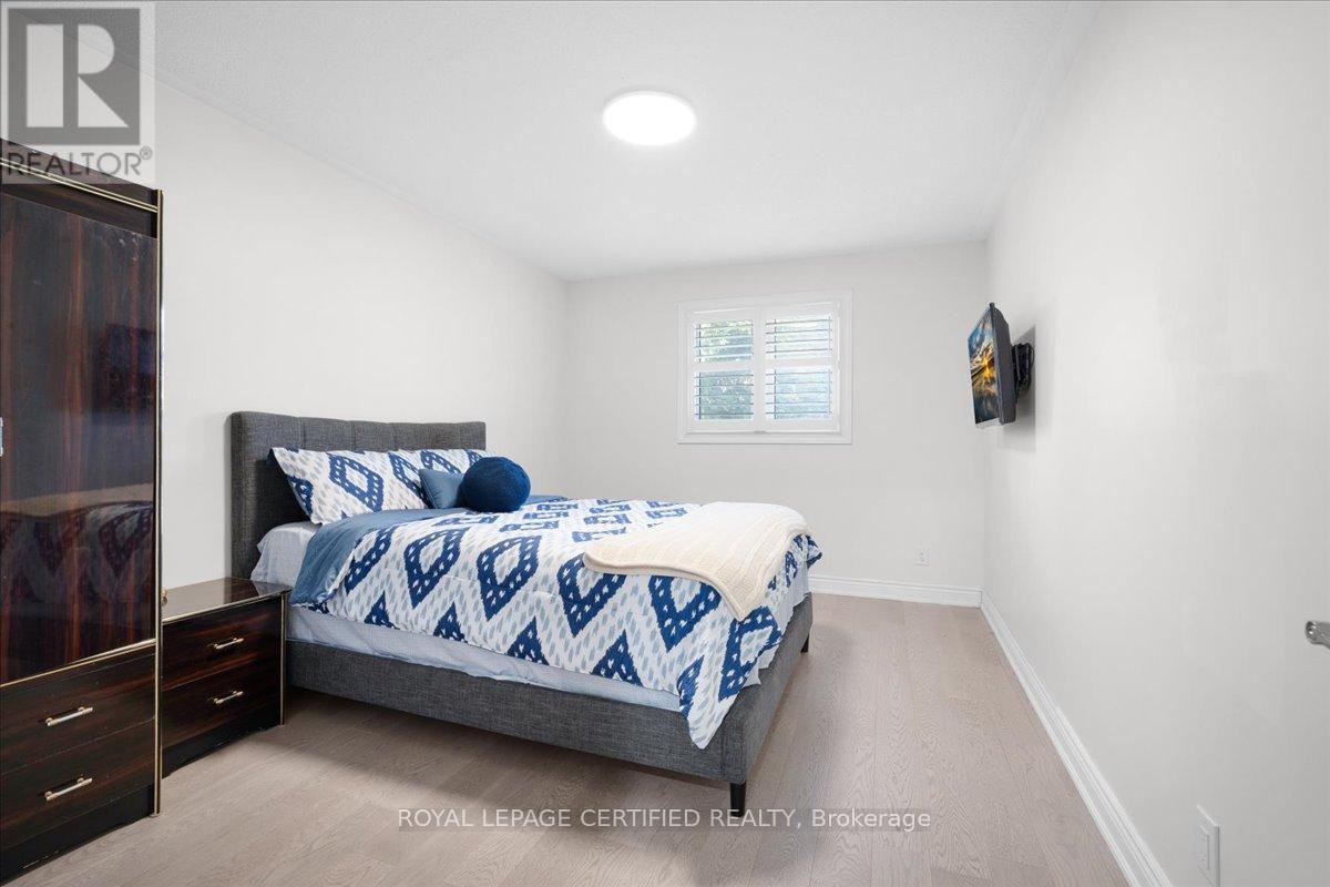 121 Genesee Drive, Oakville, Ontario  L6H 5Z3 - Photo 22 - W12948276