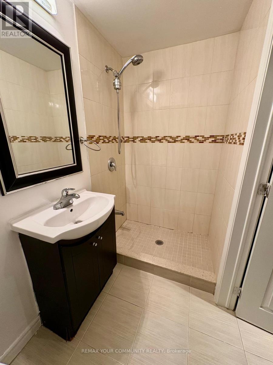 Bsmt - 255 Kristin Grove, Mississauga, Ontario  L5A 3E7 - Photo 10 - W12948280