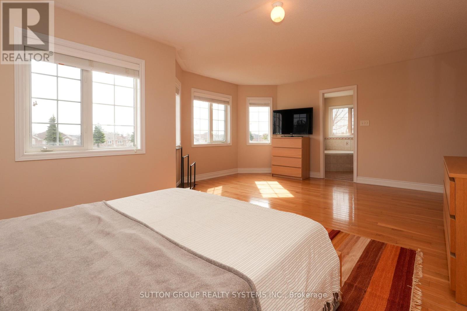 1382 Avon Drive, Mississauga, Ontario  L5N 7Z3 - Photo 21 - W12948292