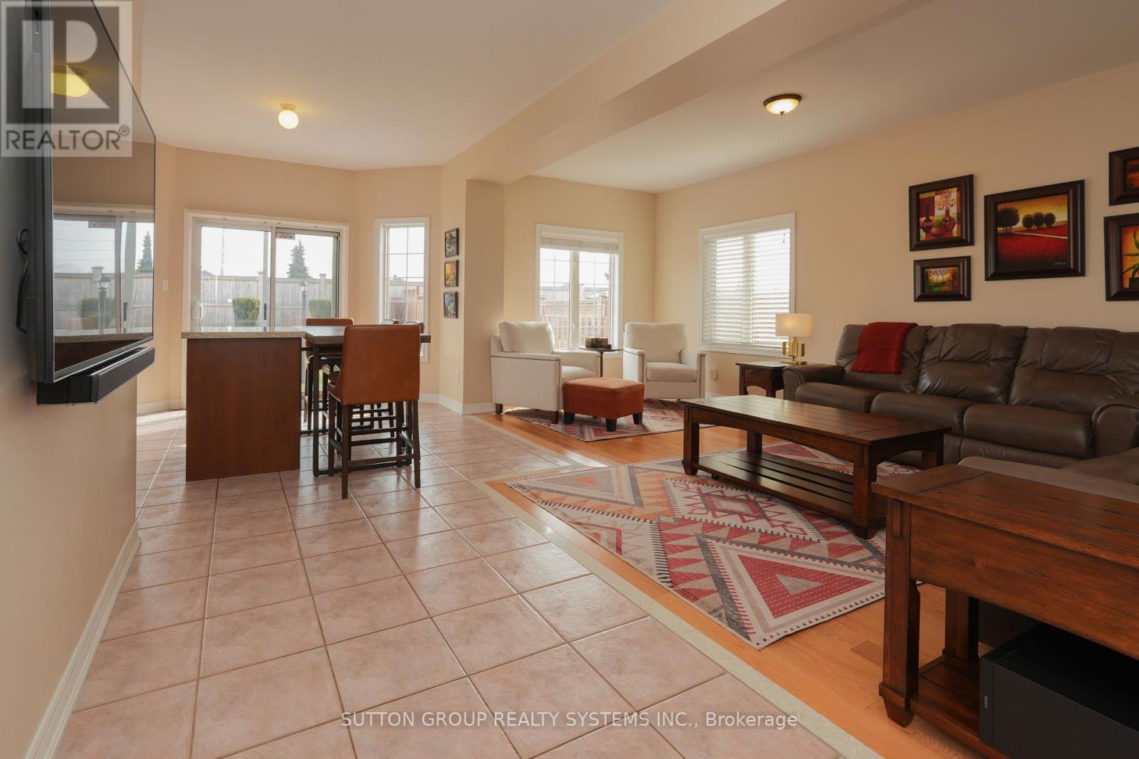 1382 Avon Drive, Mississauga, Ontario  L5N 7Z3 - Photo 9 - W12948292