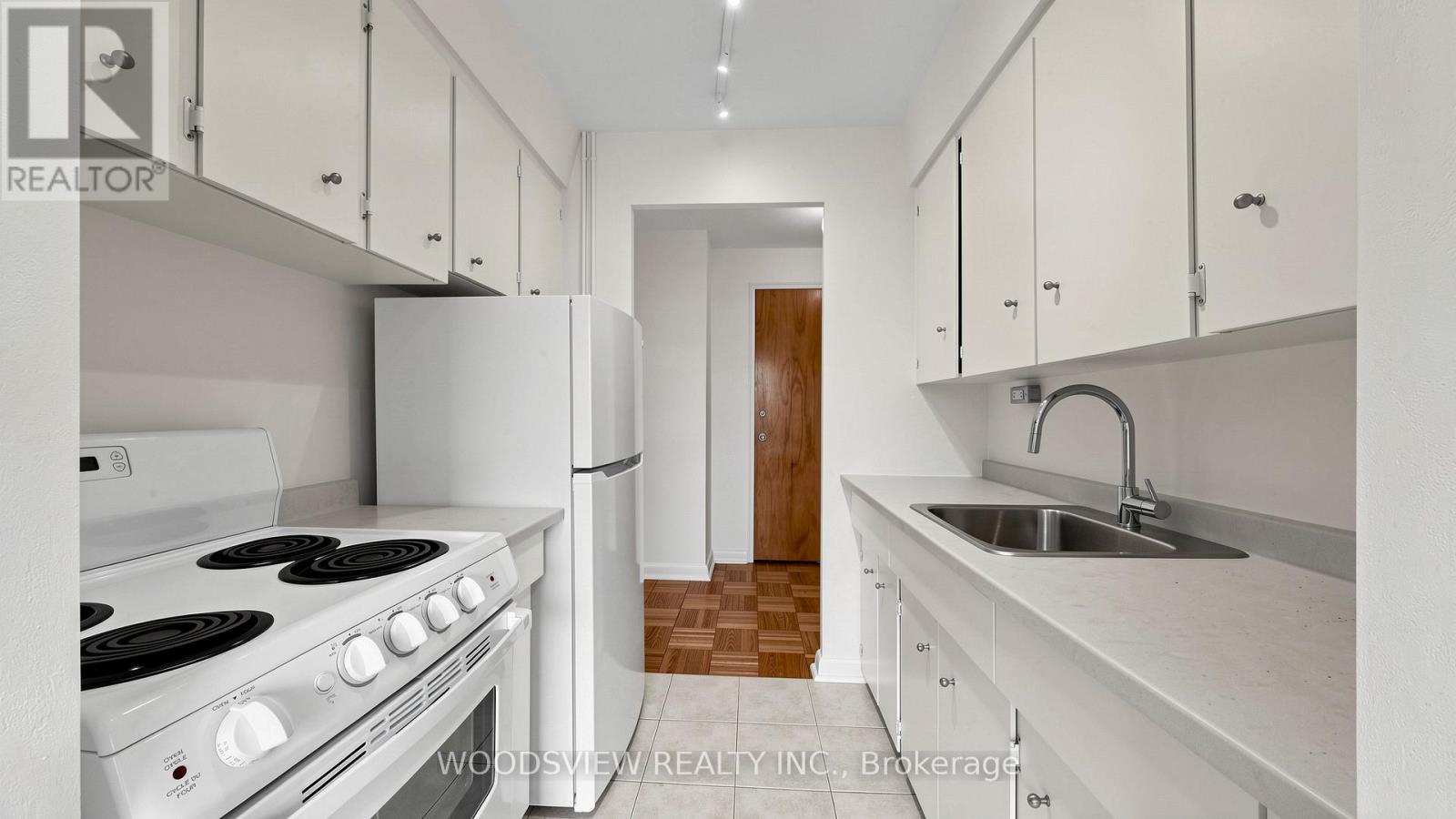 14 - 554 Harvie Avenue, Toronto, Ontario  M6E 4M1 - Photo 7 - W12948298