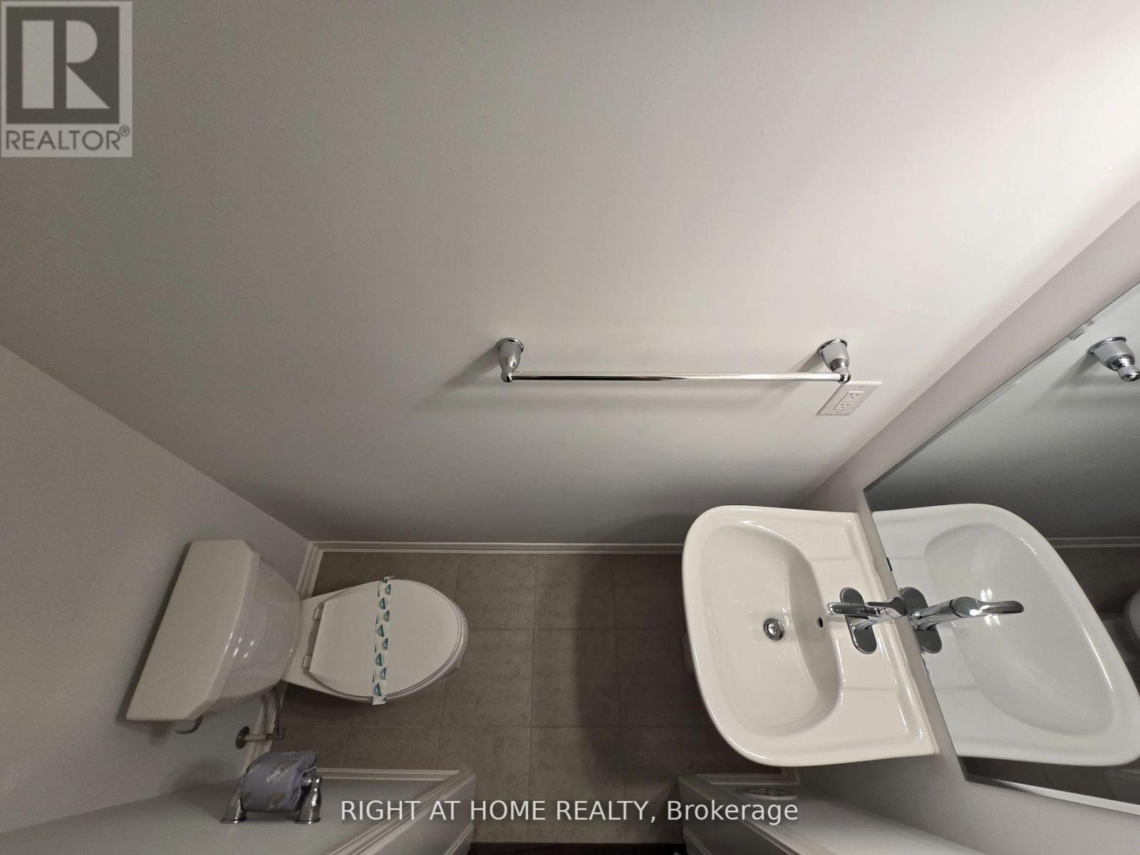 1687 Dance Court, Milton, Ontario  L9E 2A3 - Photo 12 - W12948320