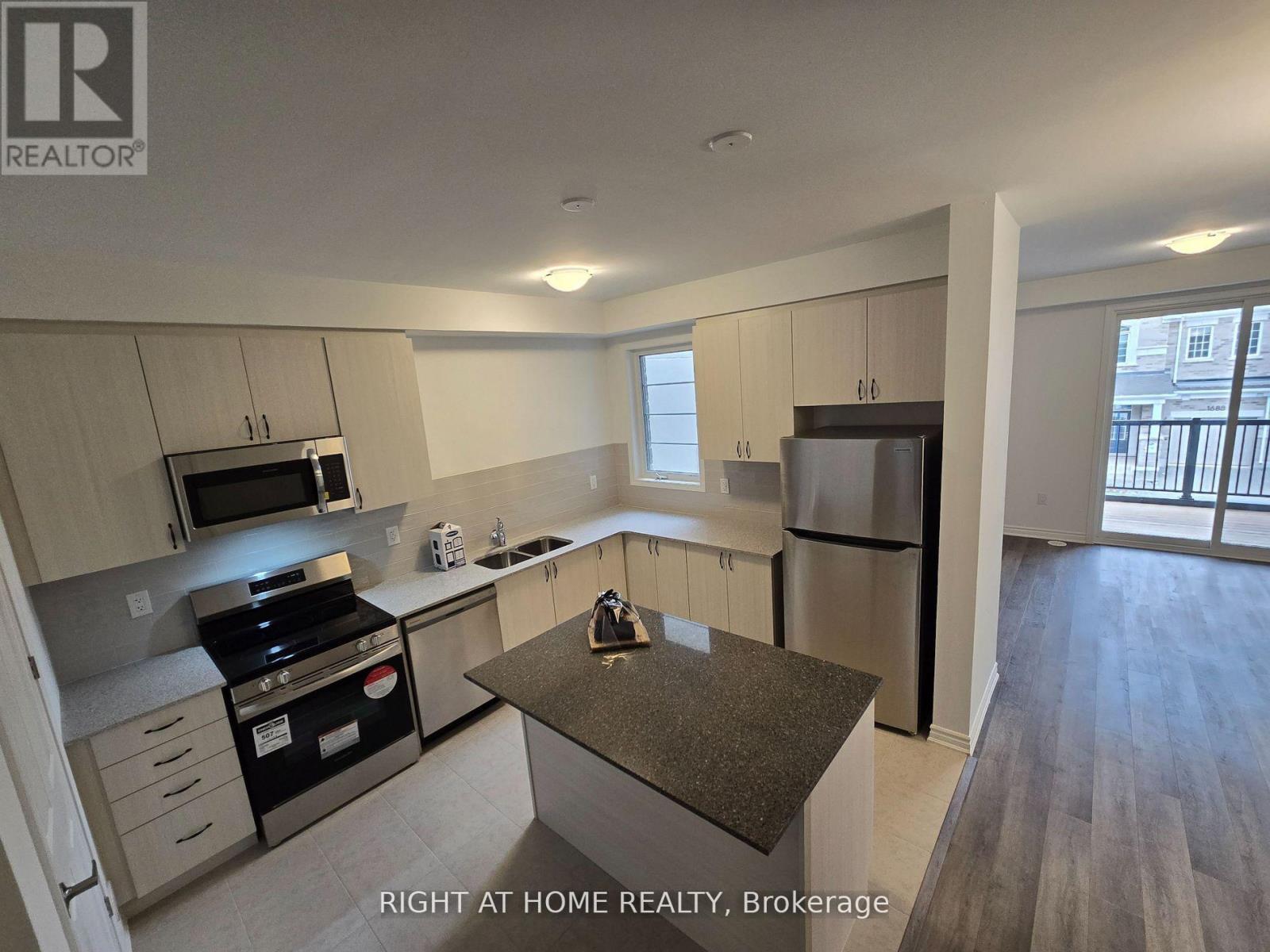 1687 Dance Court, Milton, Ontario  L9E 2A3 - Photo 20 - W12948320