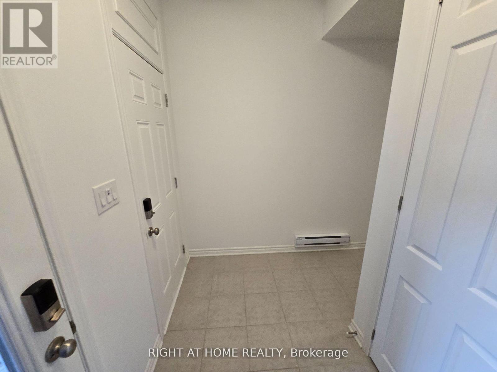 1687 Dance Court, Milton, Ontario  L9E 2A3 - Photo 3 - W12948320