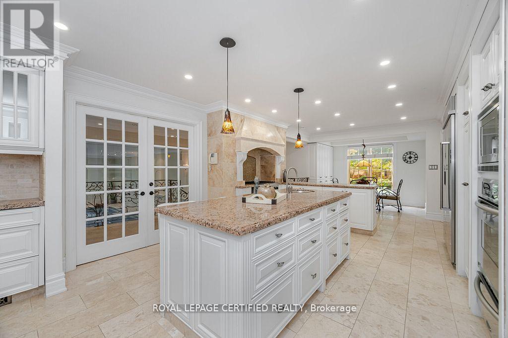 2197 Courrier Lane, Mississauga, Ontario  L5C 1V1 - Photo 13 - W12948364