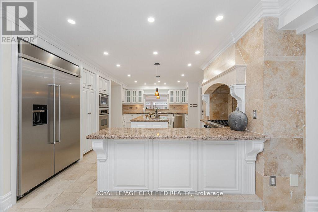 2197 Courrier Lane, Mississauga, Ontario  L5C 1V1 - Photo 16 - W12948364