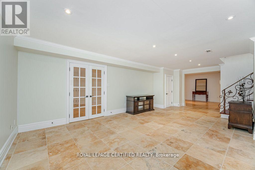 2197 Courrier Lane, Mississauga, Ontario  L5C 1V1 - Photo 38 - W12948364