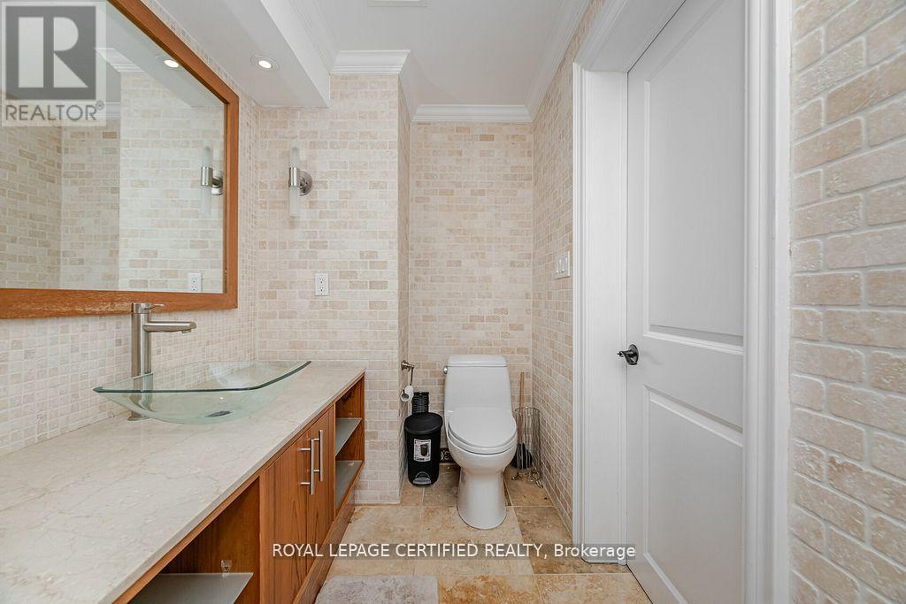 2197 Courrier Lane, Mississauga, Ontario  L5C 1V1 - Photo 40 - W12948364