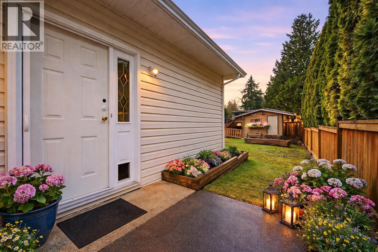 11735 Steeves Street, Maple Ridge, British Columbia  V2X 4X7 - Photo 2 - R3101812