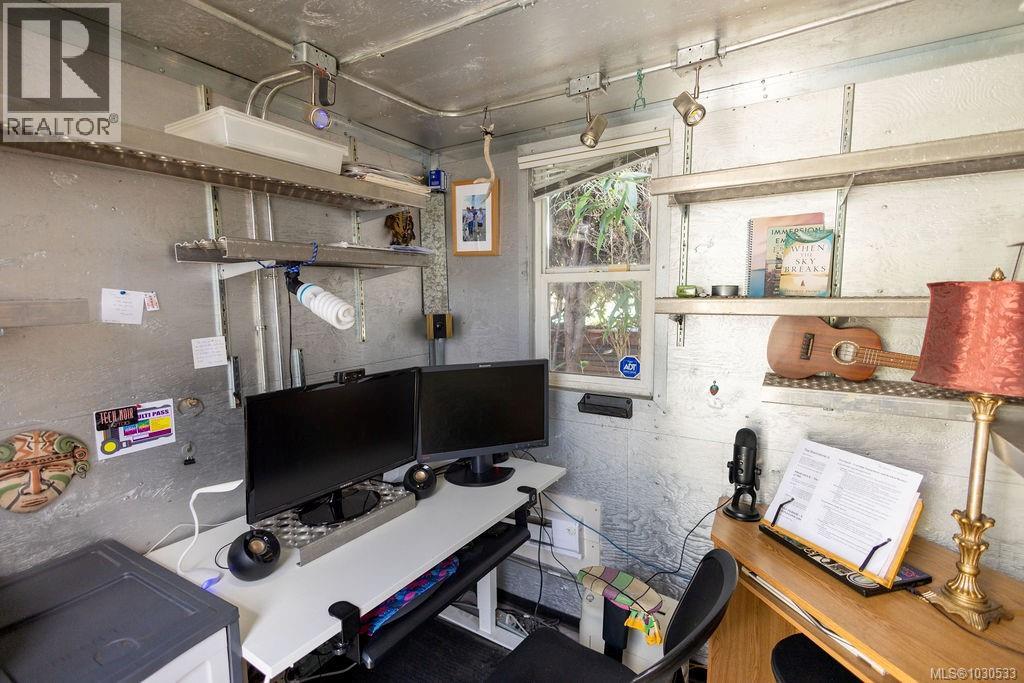 3112 Steele St, Victoria, British Columbia  V8Z 3N8 - Photo 50 - 1030533