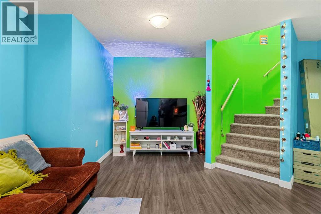 8916 46 Street Ne, Calgary, Alberta  T3J 0X6 - Photo 23 - A2296624