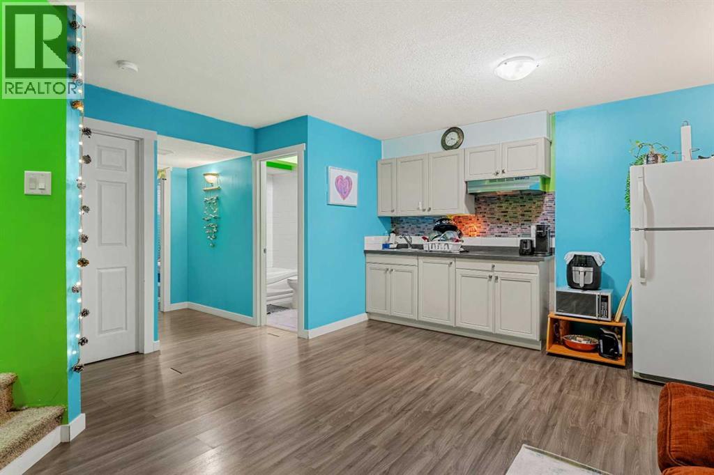 8916 46 Street Ne, Calgary, Alberta  T3J 0X6 - Photo 24 - A2296624