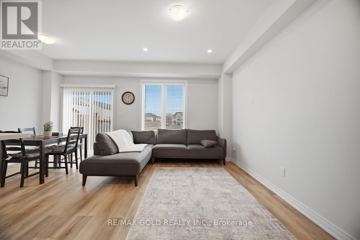 30 Mia Drive, Hamilton, Ontario  L9B 0K1 - Photo 10 - X12948296