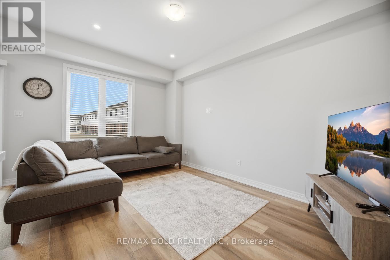 30 Mia Drive, Hamilton, Ontario  L9B 0K1 - Photo 12 - X12948296