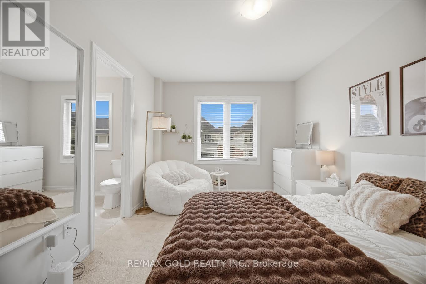 30 Mia Drive, Hamilton, Ontario  L9B 0K1 - Photo 15 - X12948296