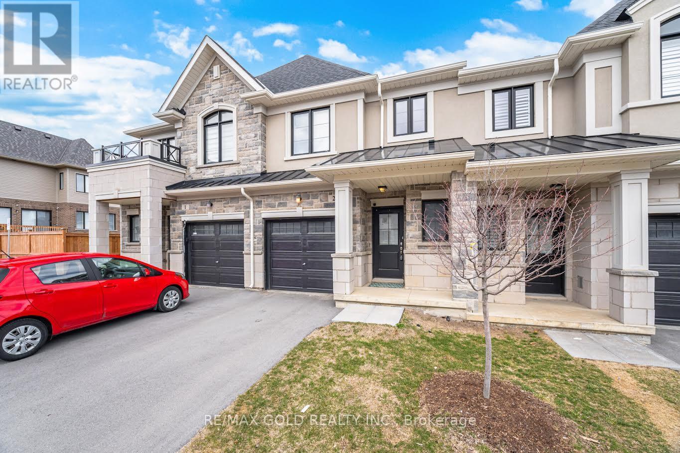 30 Mia Drive, Hamilton, Ontario  L9B 0K1 - Photo 2 - X12948296