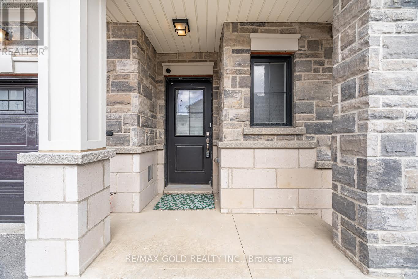 30 Mia Drive, Hamilton, Ontario  L9B 0K1 - Photo 3 - X12948296