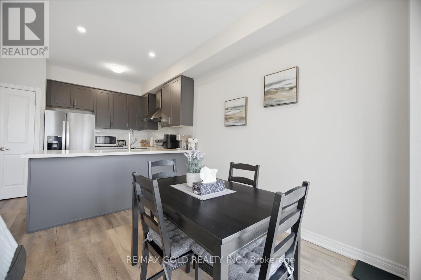 30 Mia Drive, Hamilton, Ontario  L9B 0K1 - Photo 7 - X12948296