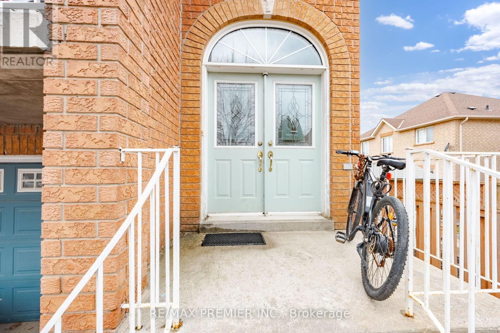 43 Wildsky Road, Brampton, Ontario  L6Y 5P9 - Photo 7 - W12932780