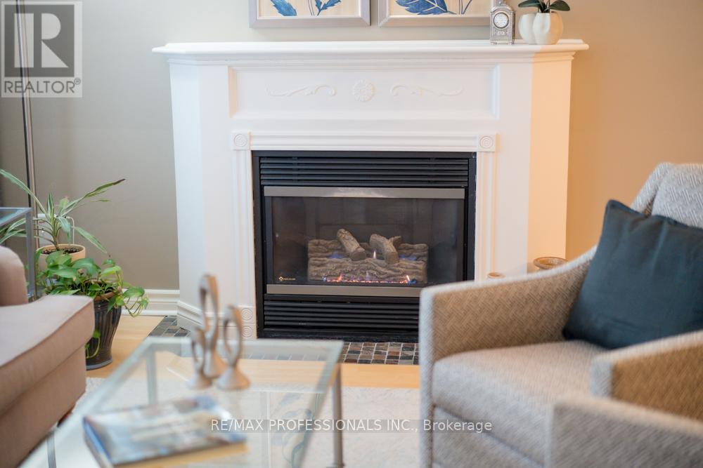 1427 Kenmuir Avenue, Mississauga, Ontario  L5G 4B3 - Photo 6 - W12948140