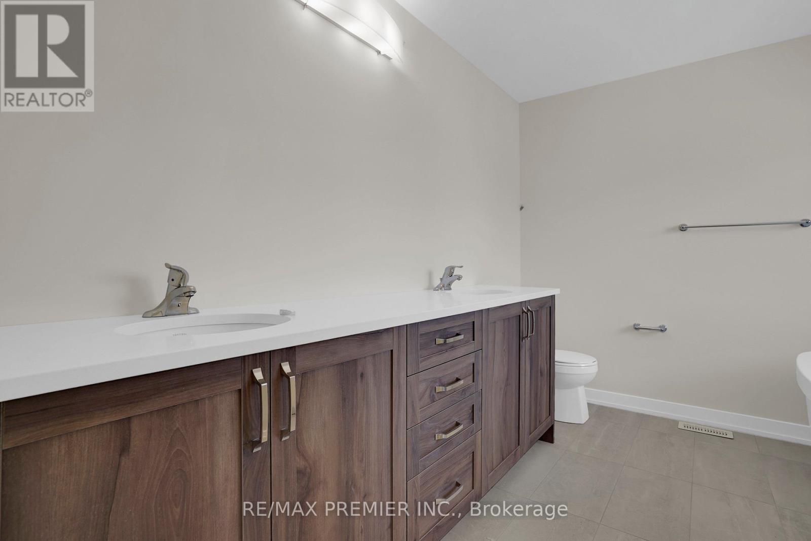 28 Downriver Drive, Welland, Ontario  L3B 0M5 - Photo 34 - X12942002