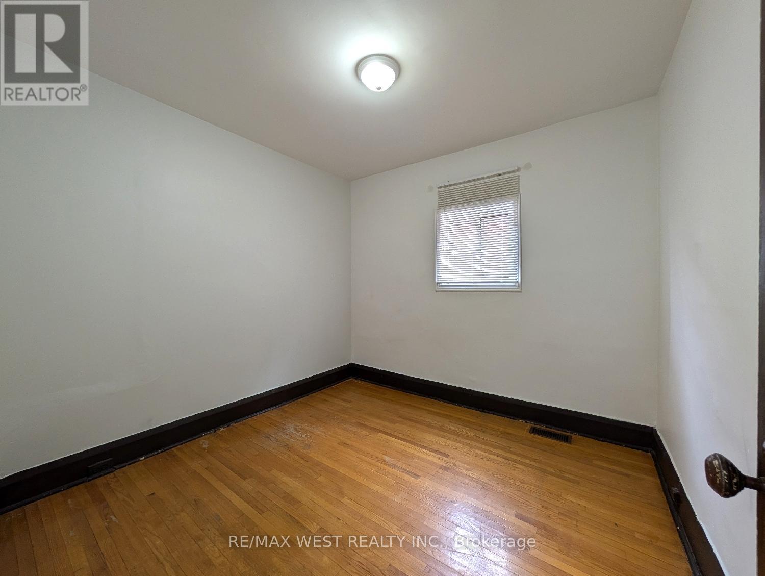 Main Floor - 128 Caledonia Road, Toronto, Ontario  M6E 4S7 - Photo 10 - W12908786