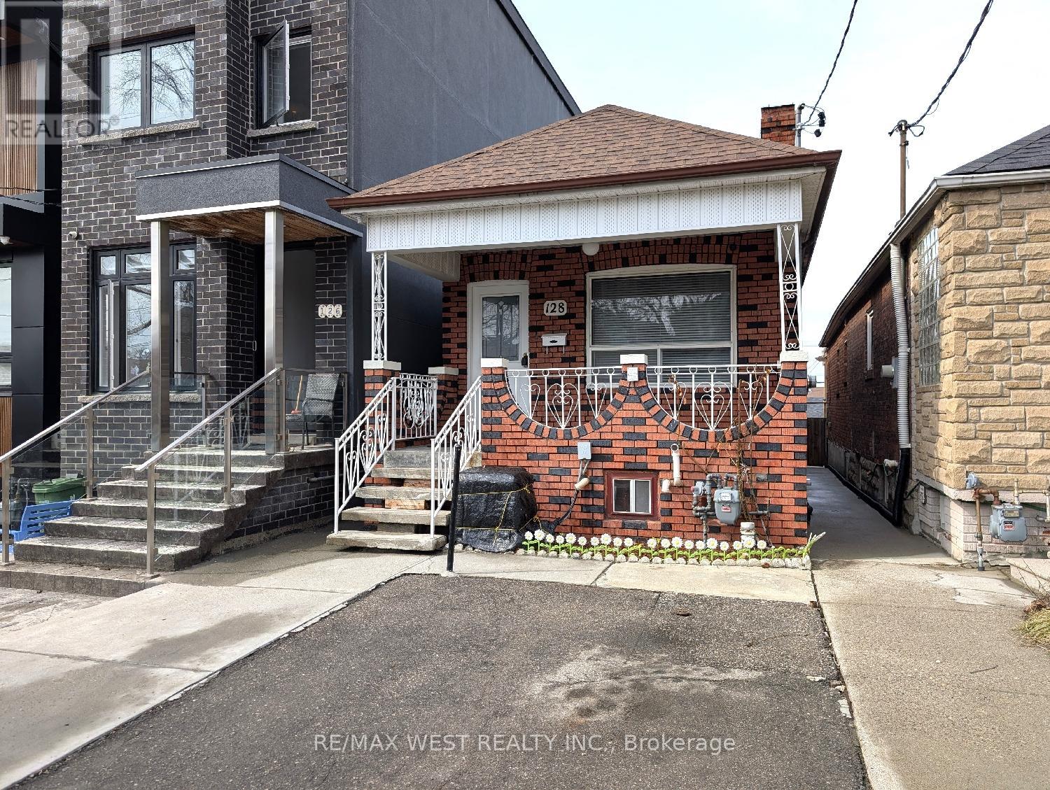 Main Floor - 128 Caledonia Road, Toronto, Ontario  M6E 4S7 - Photo 3 - W12908786