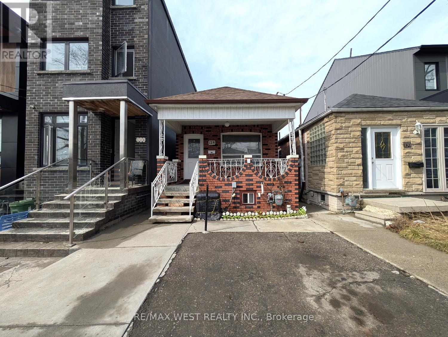 Main Floor - 128 Caledonia Road, Toronto, Ontario  M6E 4S7 - Photo 2 - W12908786