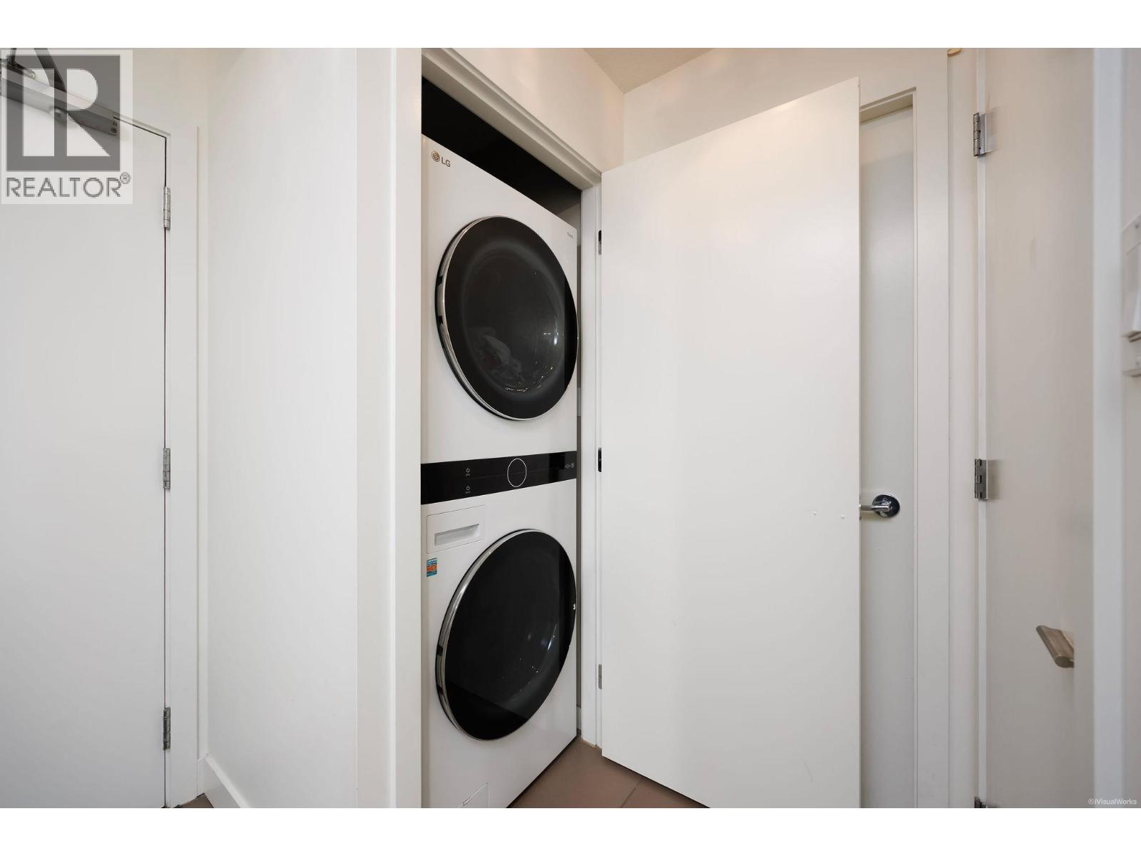 1103 2979 Glen Drive, Coquitlam, British Columbia  V3B 0B2 - Photo 10 - R3106230