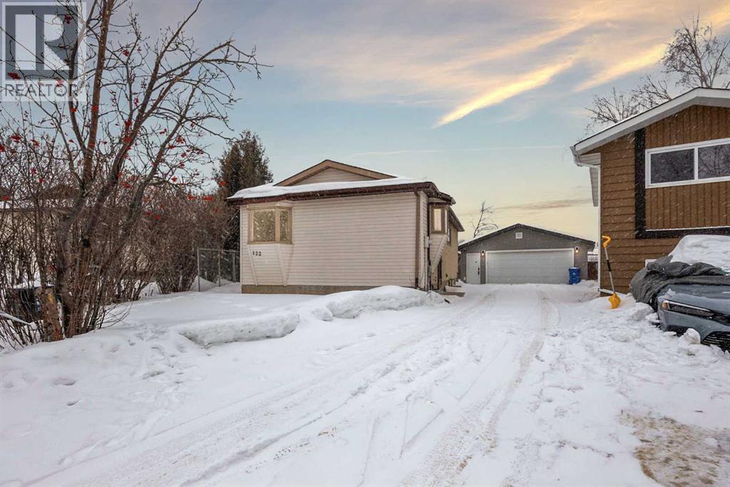 122 Maclaren Bay, Fort Mcmurray, Alberta  T9K 1P3 - Photo 1 - A2287201