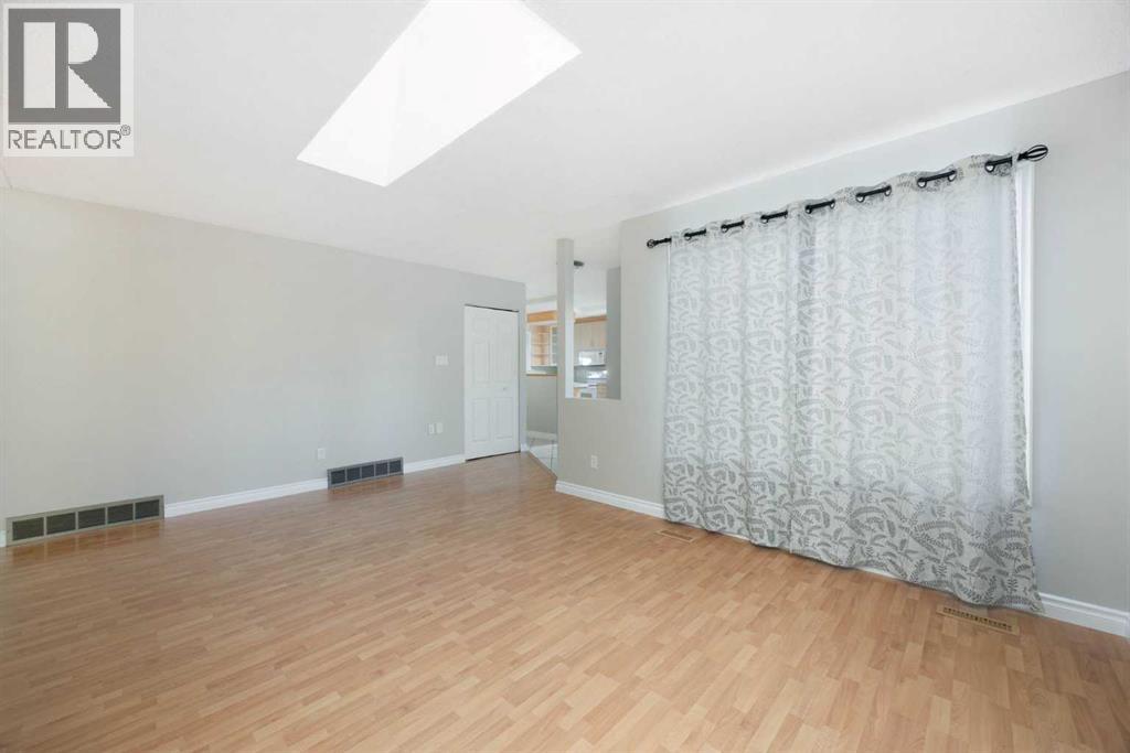 122 Maclaren Bay, Fort Mcmurray, Alberta  T9K 1P3 - Photo 12 - A2287201